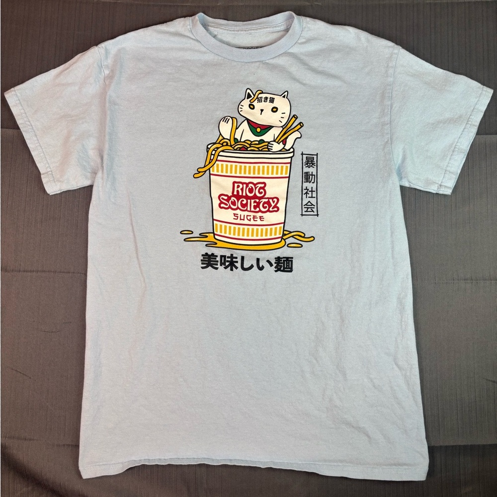 Riot Society Ramen Cat Graphic Tee – Light Blue Lucky Cat Noodles Shirt (Size M)